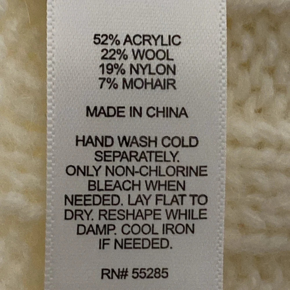 Express NEW Turtleneck Cold Shoulder Sleeve Wool Blend Sweater Cream Size Medium - Picture 9 of 9